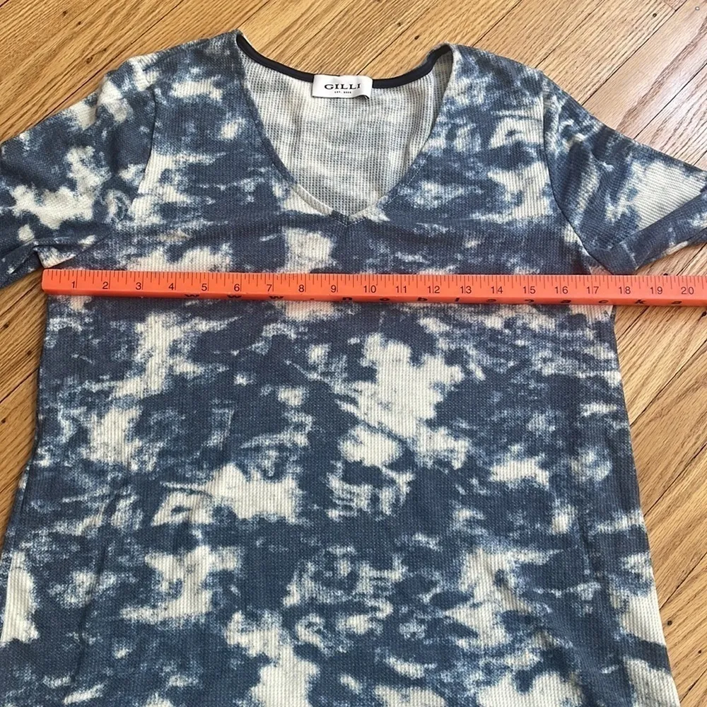 Gilli Blue Acid Wash Tie Dye Waffle Knit Long Sleeve V - Image 4