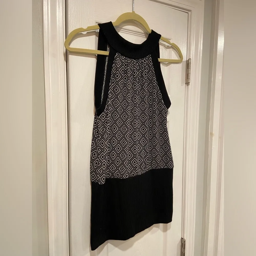 Papaya Size Size L Black Geometric Ribbed Knit Sleeveless Halter Pullover Top - Image 2