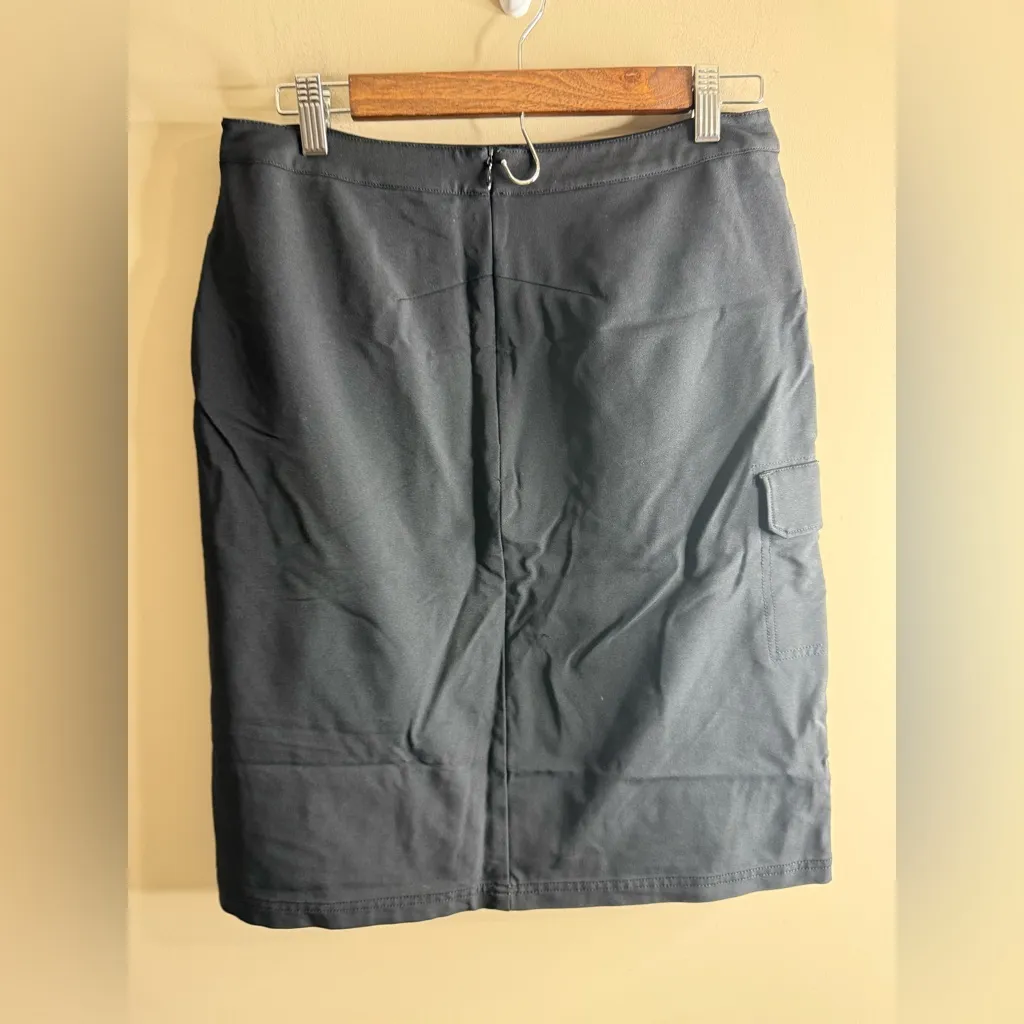 REI Women's black knee length hiking skirt size 6 - Image 6