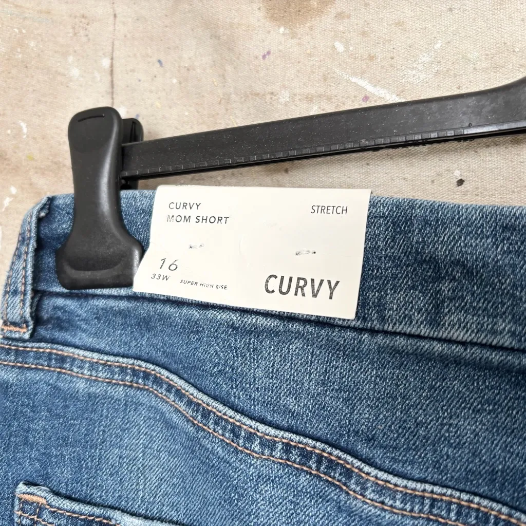 American Eagle Curvy Mom Short - Image 3