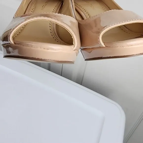 Adrienne Vittadini Gervin Nude Heels Peep Toe Patent Pumps Beige NIB 9.5 - Image 14