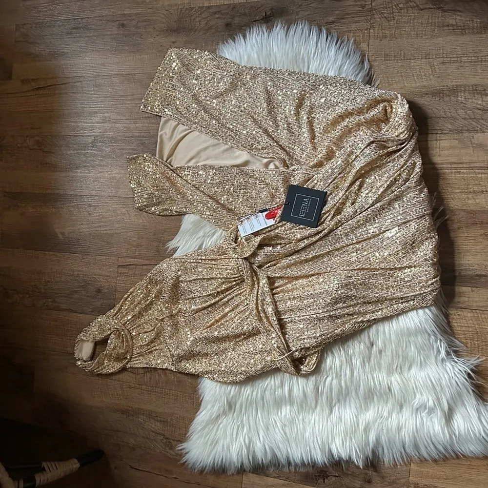 IEENA FOR MAC DUGGAL Sequined Halter Neck Belted Soft Dress In Champagne - Image 4