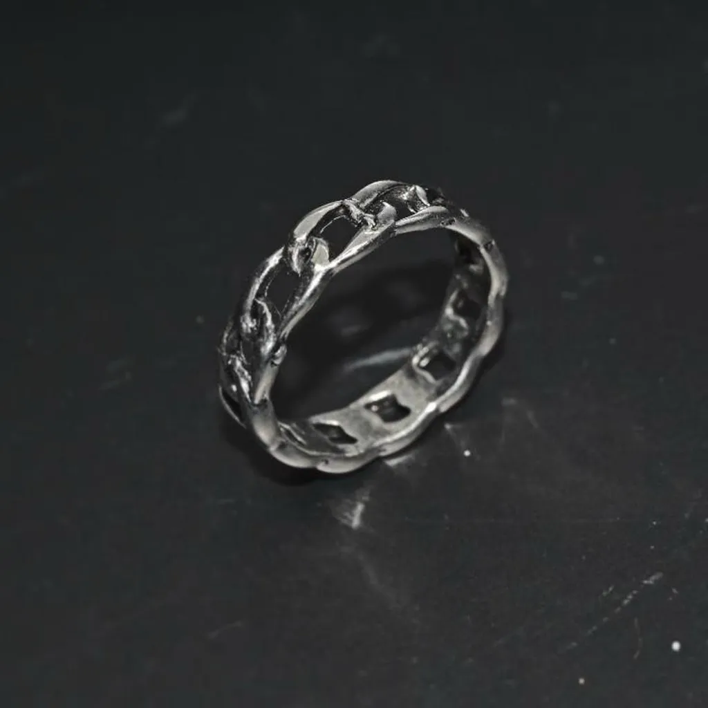 Minimal Silver Chain Link Ring - Image 2