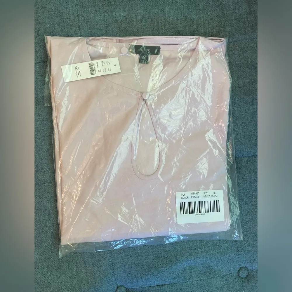 J. Crew Puff Sleeve Satin Back Crepe Keyhole Top Blouse Light Pink Small Tall - Image 4