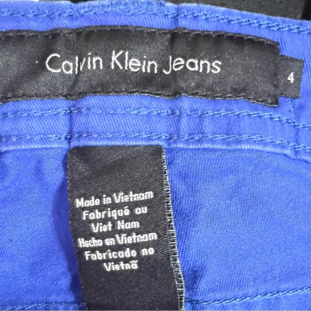 Calvin Klein Jeans Skinny Crop Royal Blue Jeans 
Women’s Size 4 - Image 9
