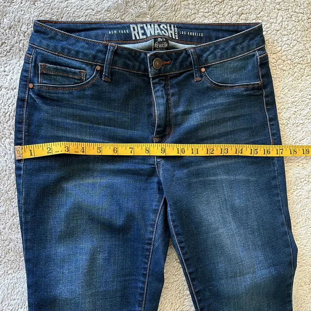 Rewash Denim Women's 9/29 Mid Rise Skinny Stretch Jegging Jeans Dark Wash - Image 7