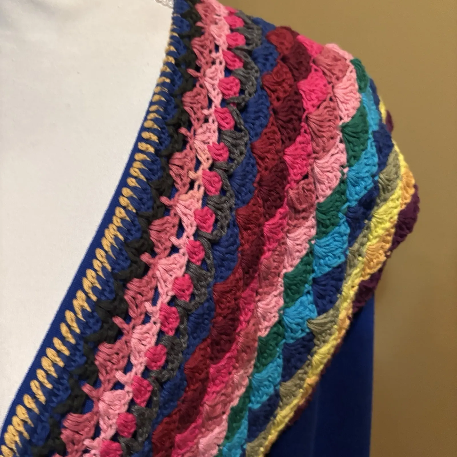 Double Zero Blue Open-Front Cardigan Rainbow Crochet Trim Sweater Medium‎ - Image 4