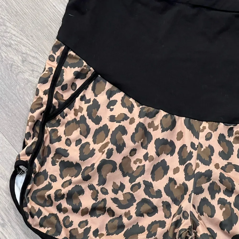 Women’s Large Cheetah Leopard Animal Print Shorts - Image 2
