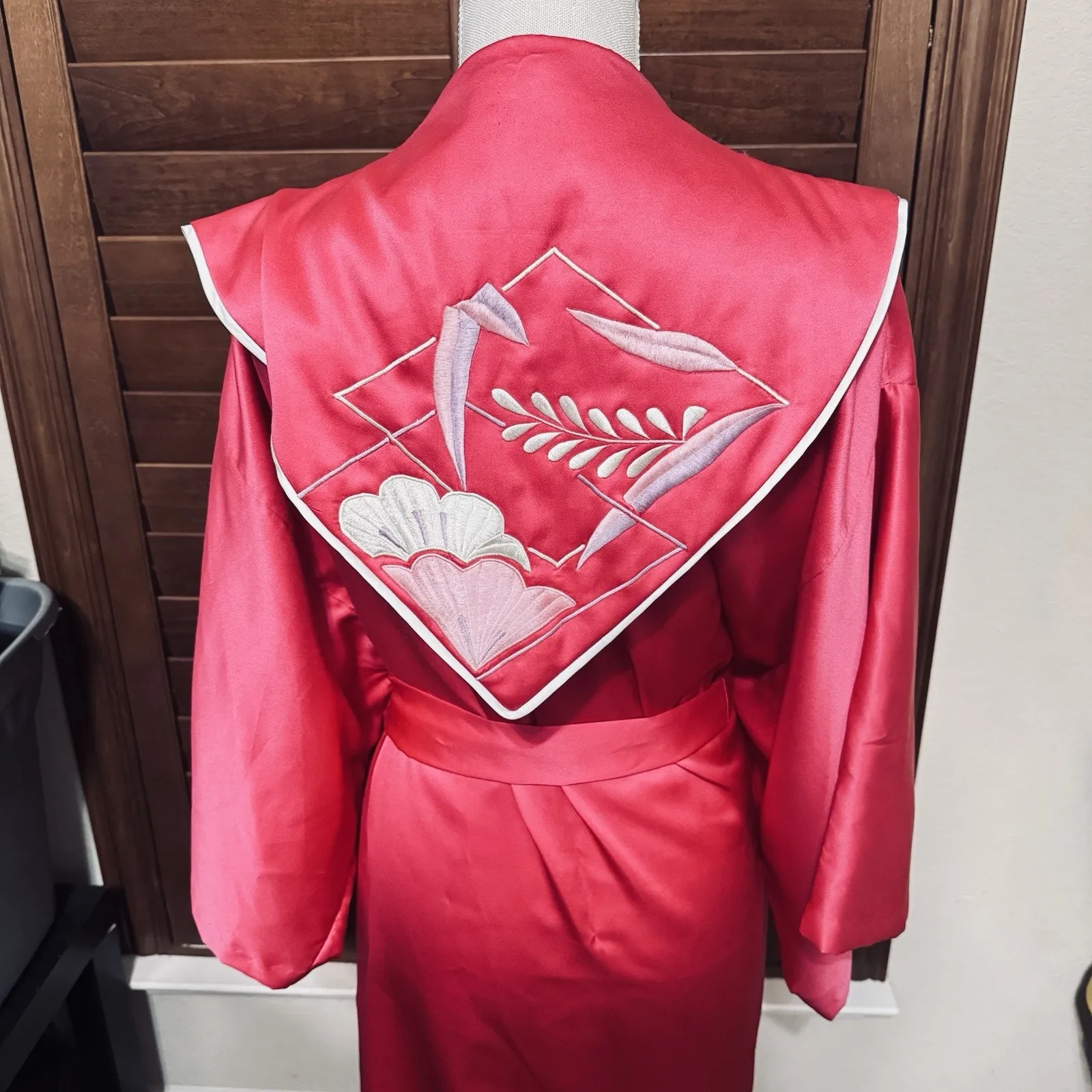 Vintage 80s Natori Satin Robe Long Elegant Asian Inspired Sz Large Belted - Image 6