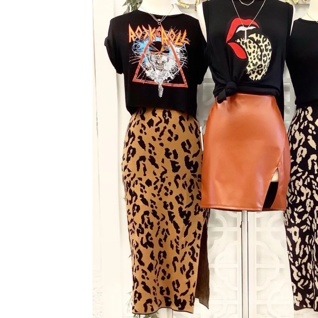 Rock n Roll Oversized Crop Graphic Tee Black Size L - Image 4