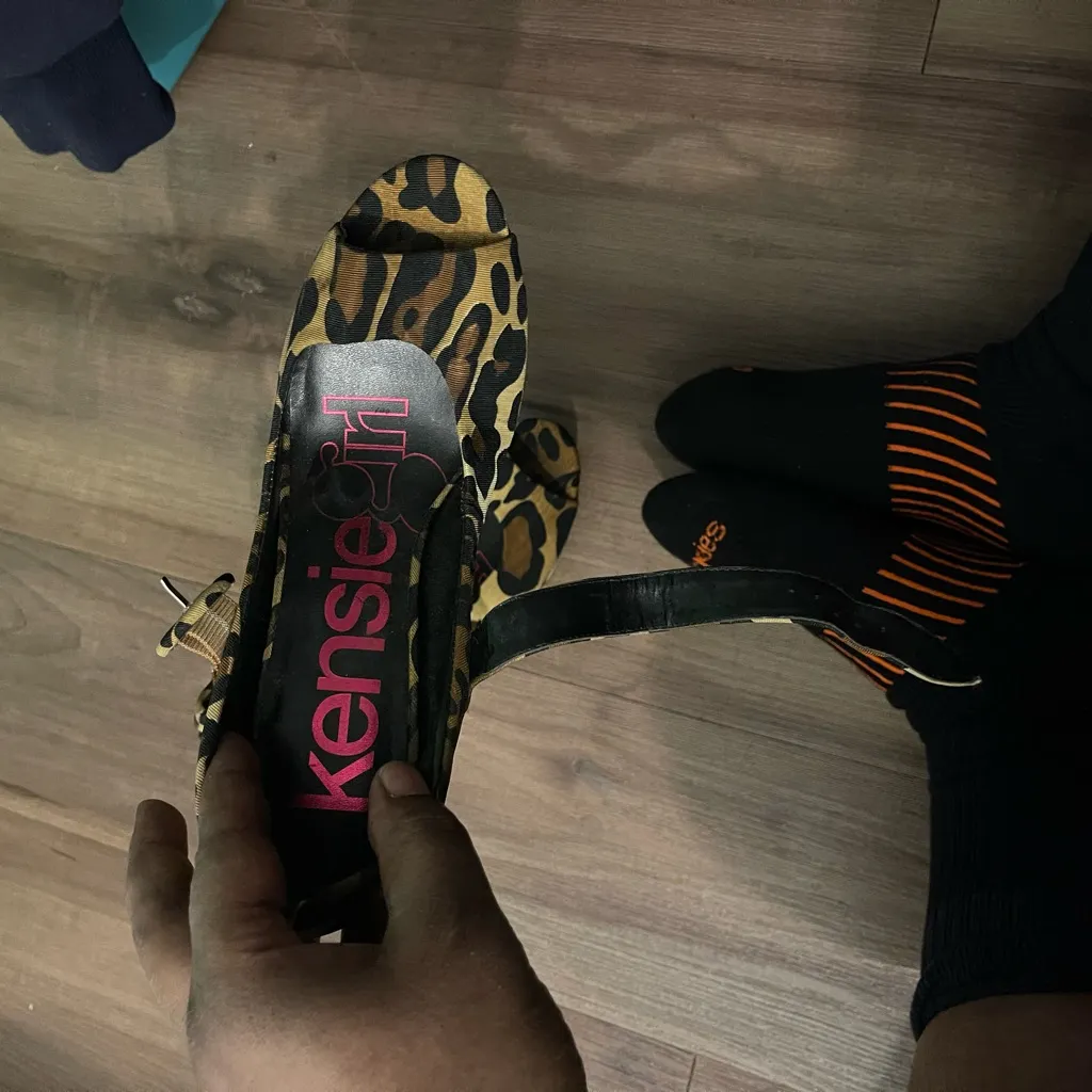 Kensie Girl Leopard Print Heels Size 7.5 - Image 6