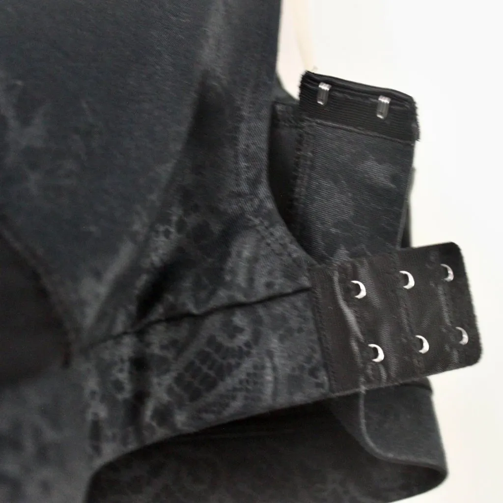 GAIAM Black Faux Brocade Embellished Crossback Back Clasp Sports Bra Small - Image 6