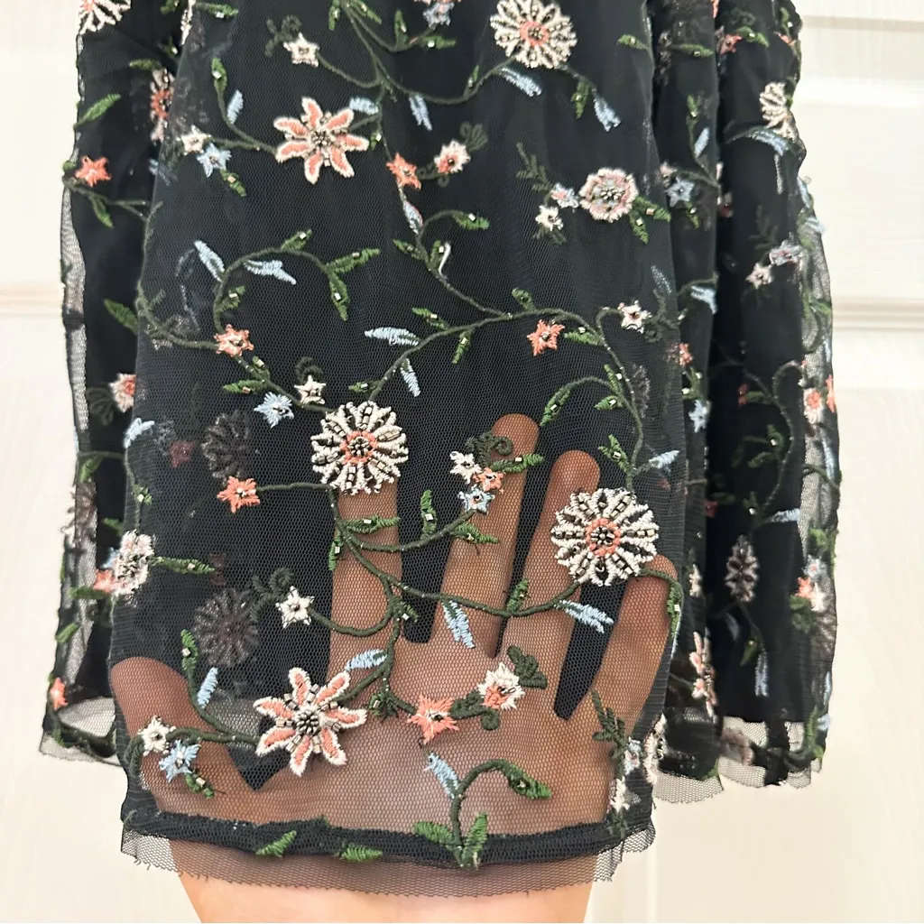 Abercrombie & Fitch Floral Mesh Halter Neck Blouse Top Black sz Medium - Image 4