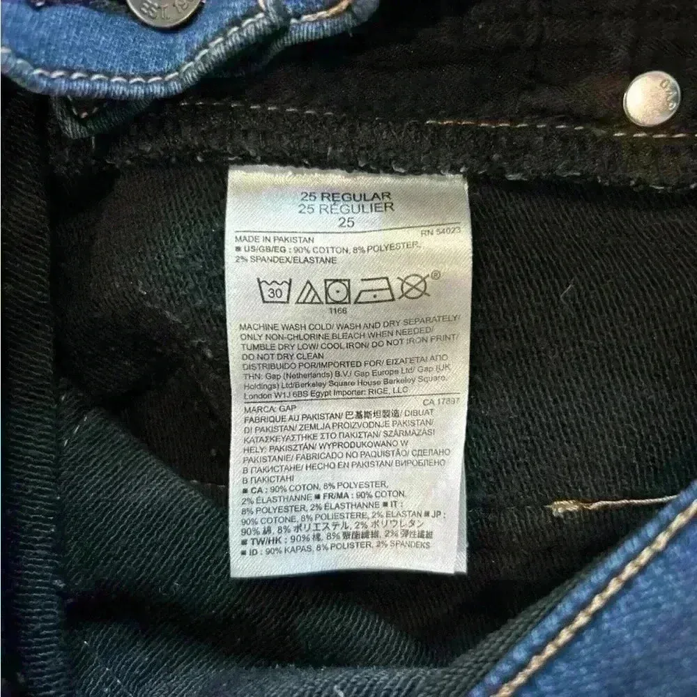 Gap dark wash girlfriend blue jeans - Image 6