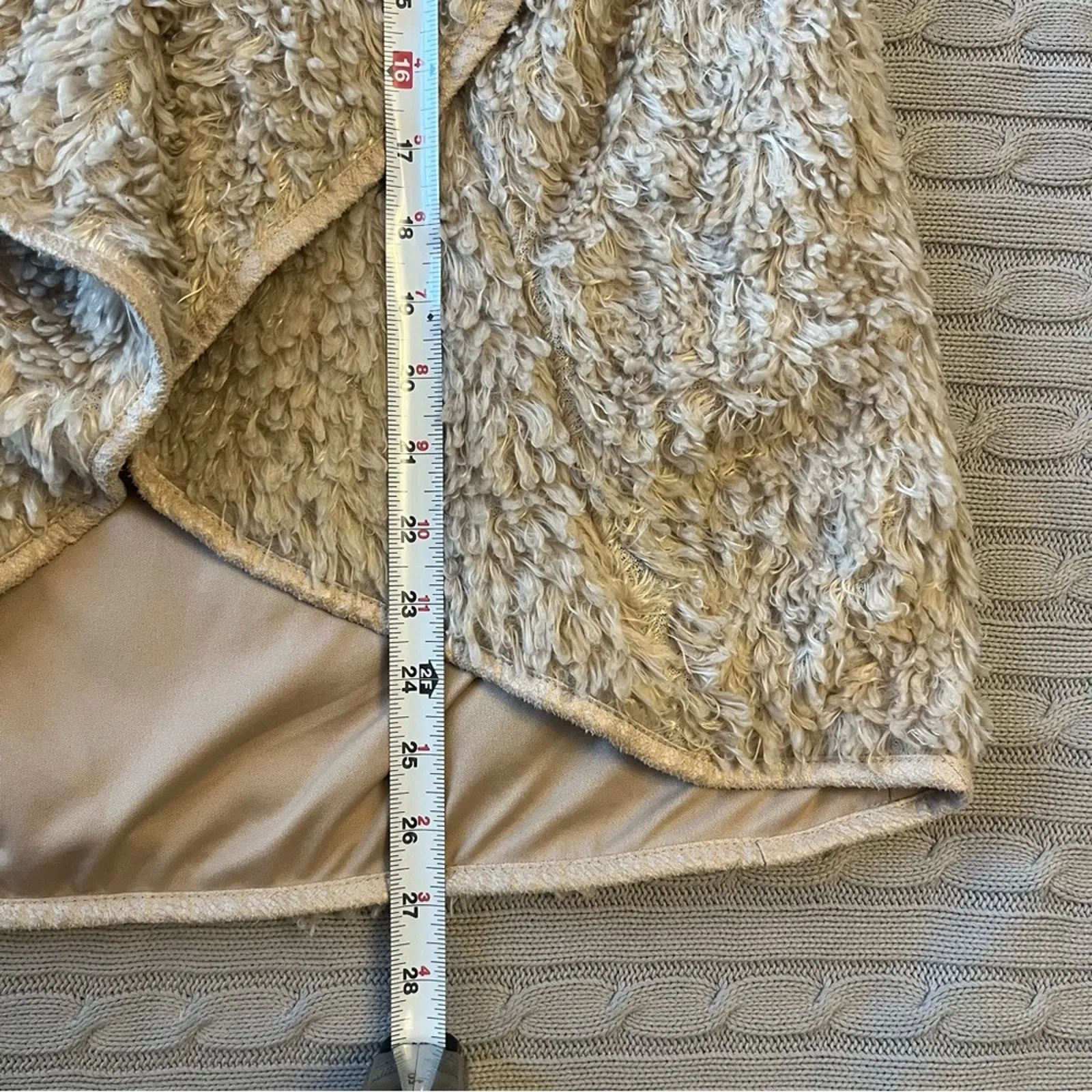 Onetheland Women's Khaki Faux Fur Sherpa Vest Size M - Image 7