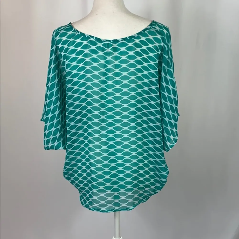 6 degrees NWOT semi sheer crop blouse - Image 2