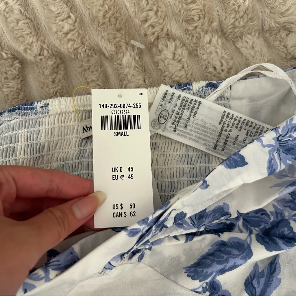 Abercrombie Poplin Off the Shoulder Blue Floral Puff Sleeve Top NWT Size S - Image 4