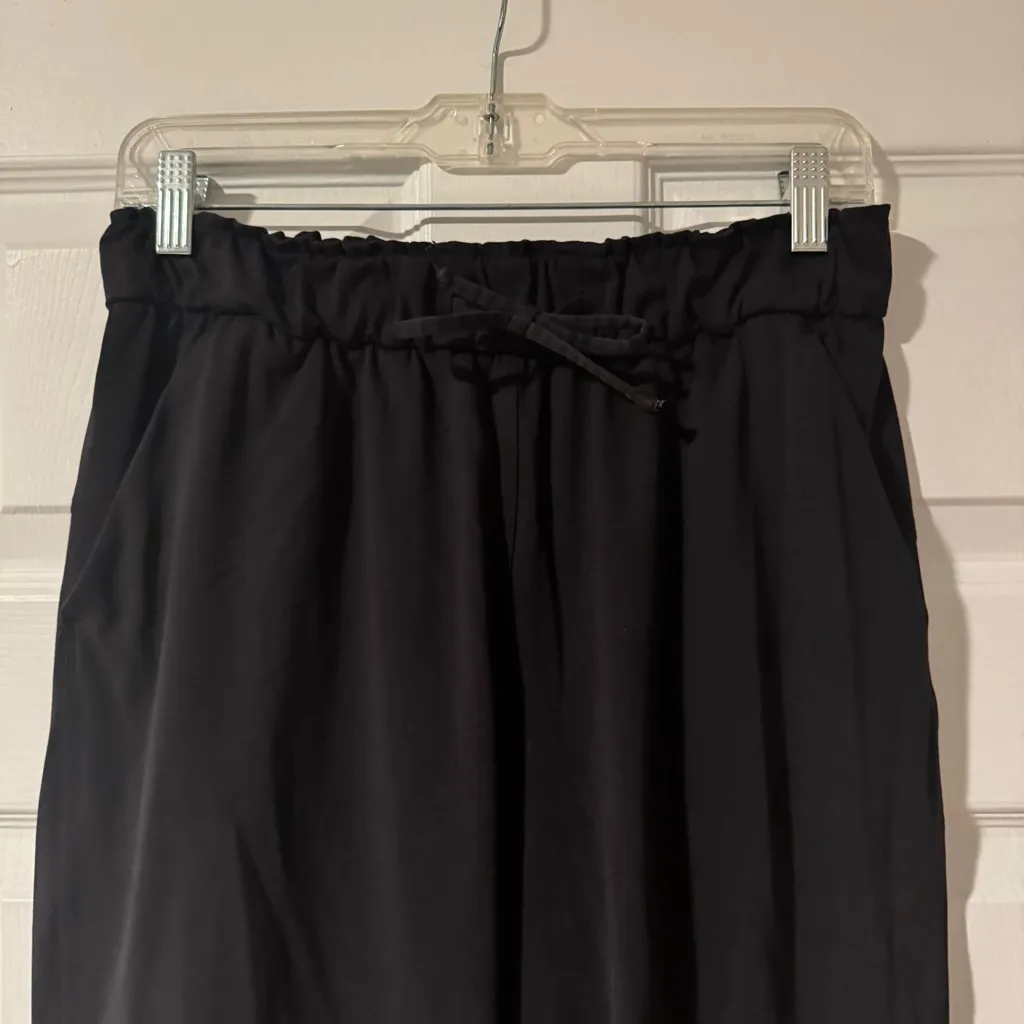 Lululemon Stretch High-Rise Pant 7/8 Length in Black, size 8 - Image 4