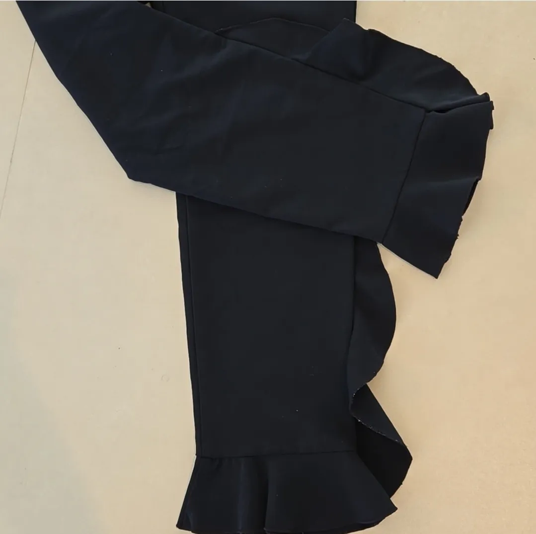 ZARA  Black Capris Suit Pants With Ruffle Hem - Image 3