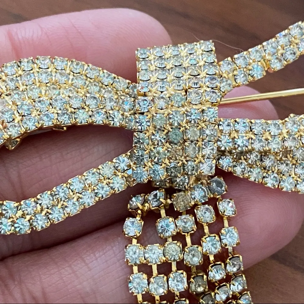 Vintage Pavé Rhinestones Crystal Ribbon Bow Gold Brooch - Image 10
