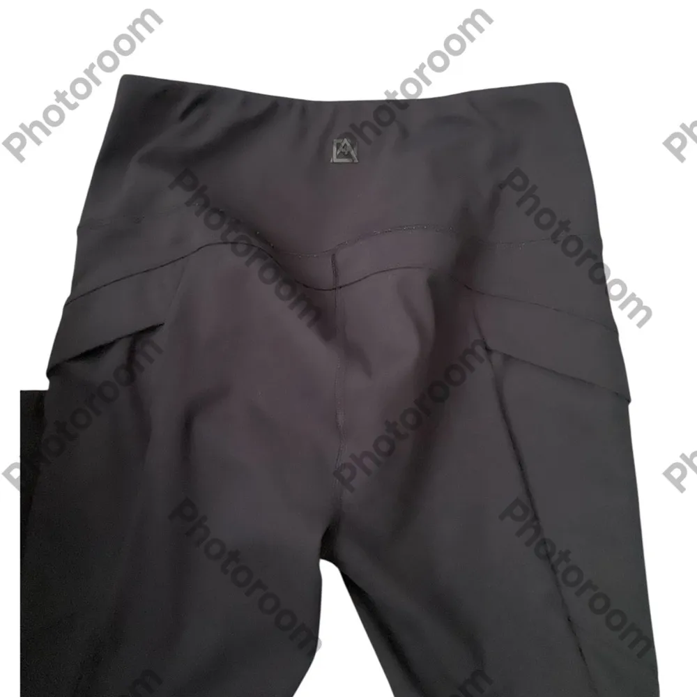 Avalanche Women's Sleek Black Leggings - Image 6