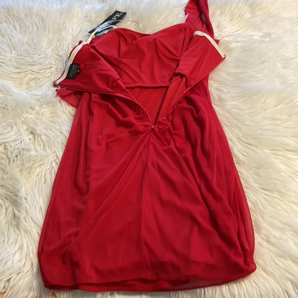 XSCAPE Red Dress size 8 it’s so beautiful and for special occasions brand new - Image 10