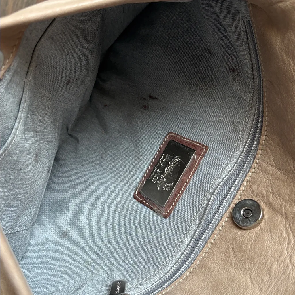 Roots Canada Emma Bag Leather Foldover Crossbody Colorblock Brown and Taupe - Image 4