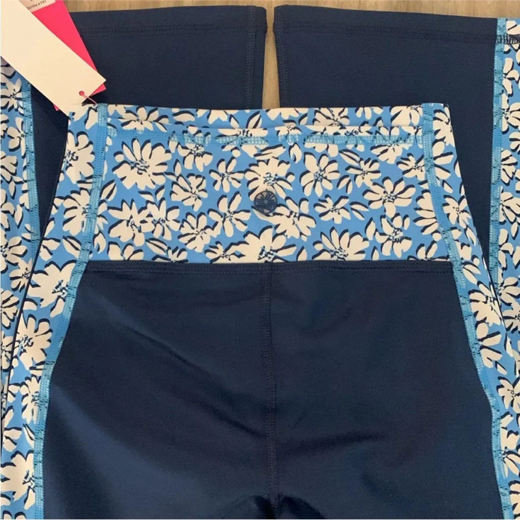 NWT Lilly Pulitzer Carpe Vita Flare Leggings Size XS Women's Navy Blue - Image 8