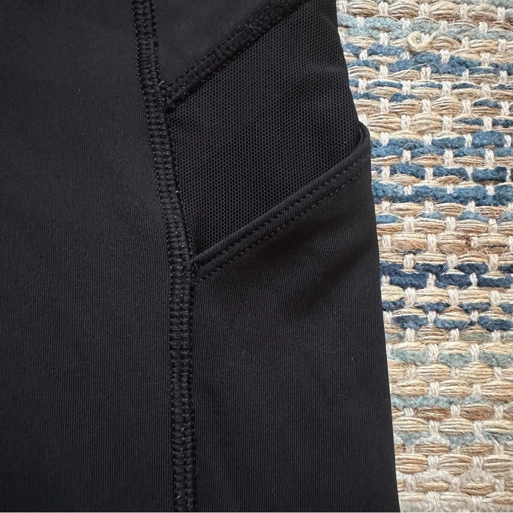 Illumina Crop Leggings in Black Reflective Size 6 - Image 11