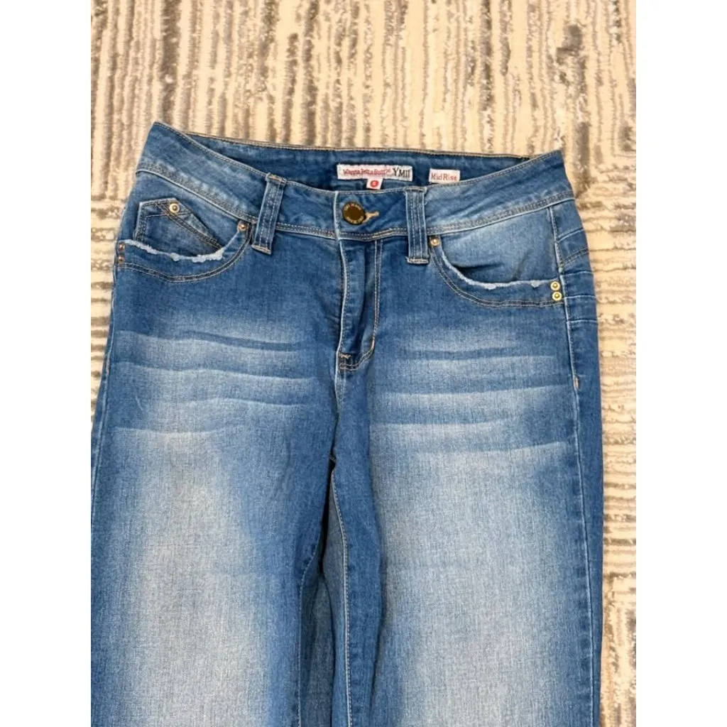 YMI Women's size 5 (26") Super Soft Mid Rise Skinny Jeans Retails $58 - Image 3