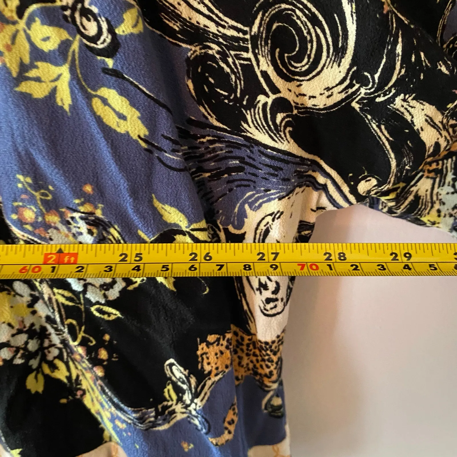 Free People "Catch Me If You Can" Boho Animal Print V-neck Blouse Women's Large - Image 9