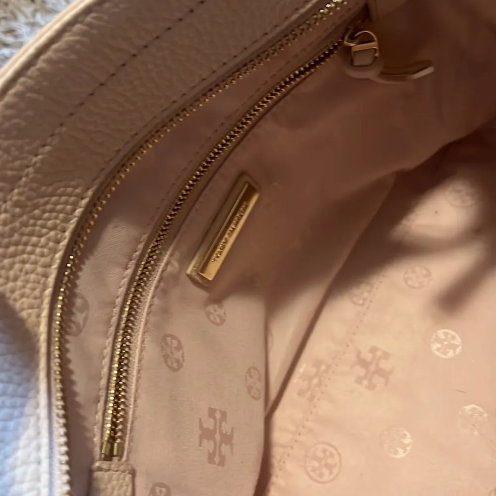 Tory Burch Thea Small Convertible Tote in Sweet Melon - Image 9