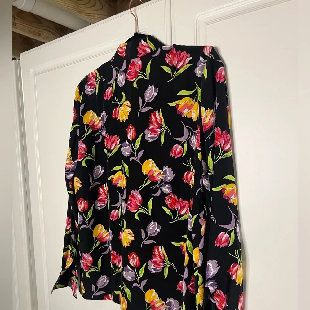 Vintage indie sleeze 100% Silk Tulip Floral Button Down Black - Image 11