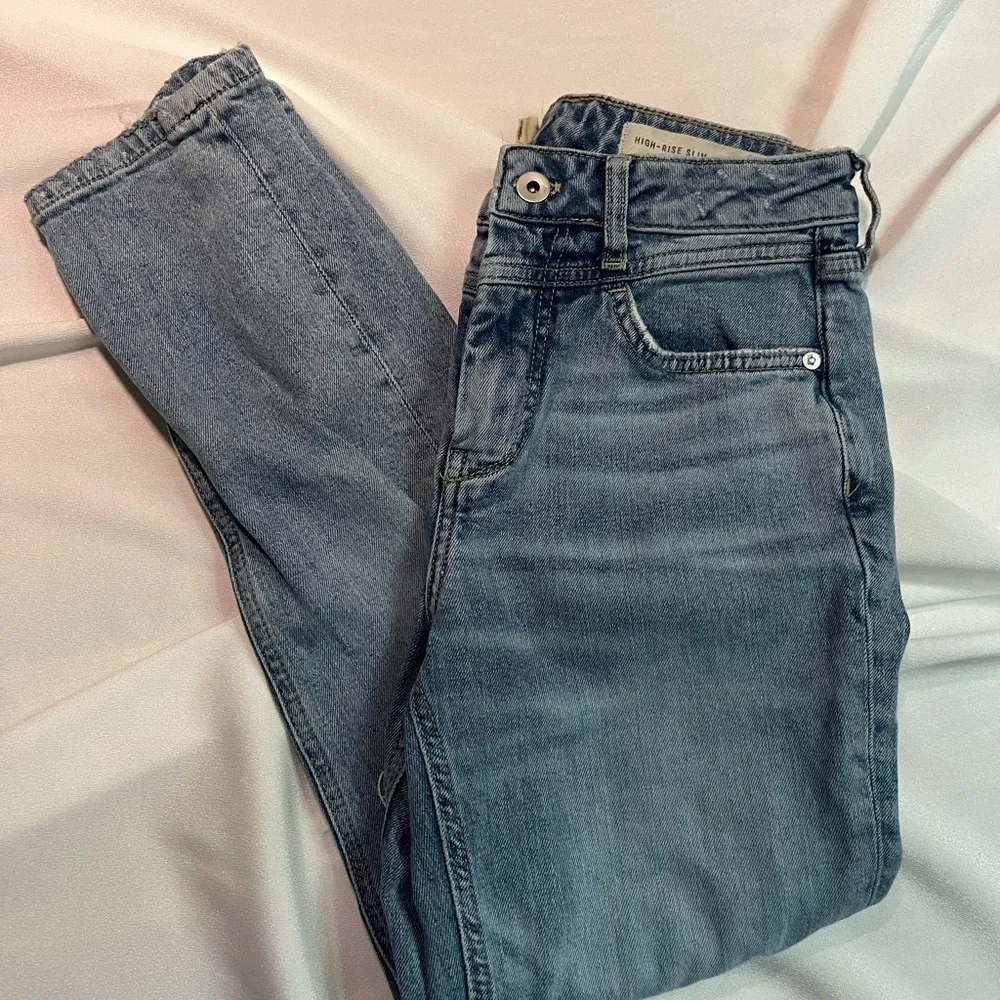 Anthropologie ripped jeans - Image 5