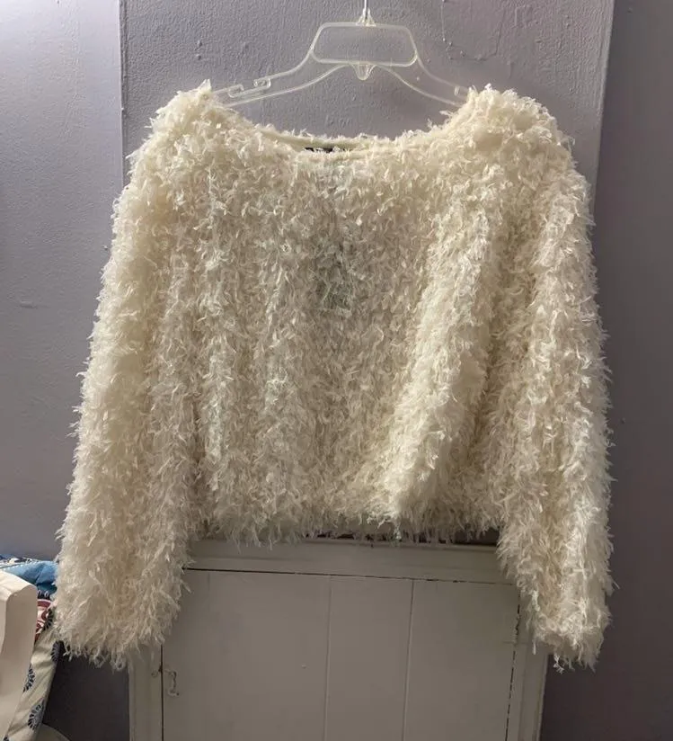 Forever 21 Fuzzy White sweater - Image 2
