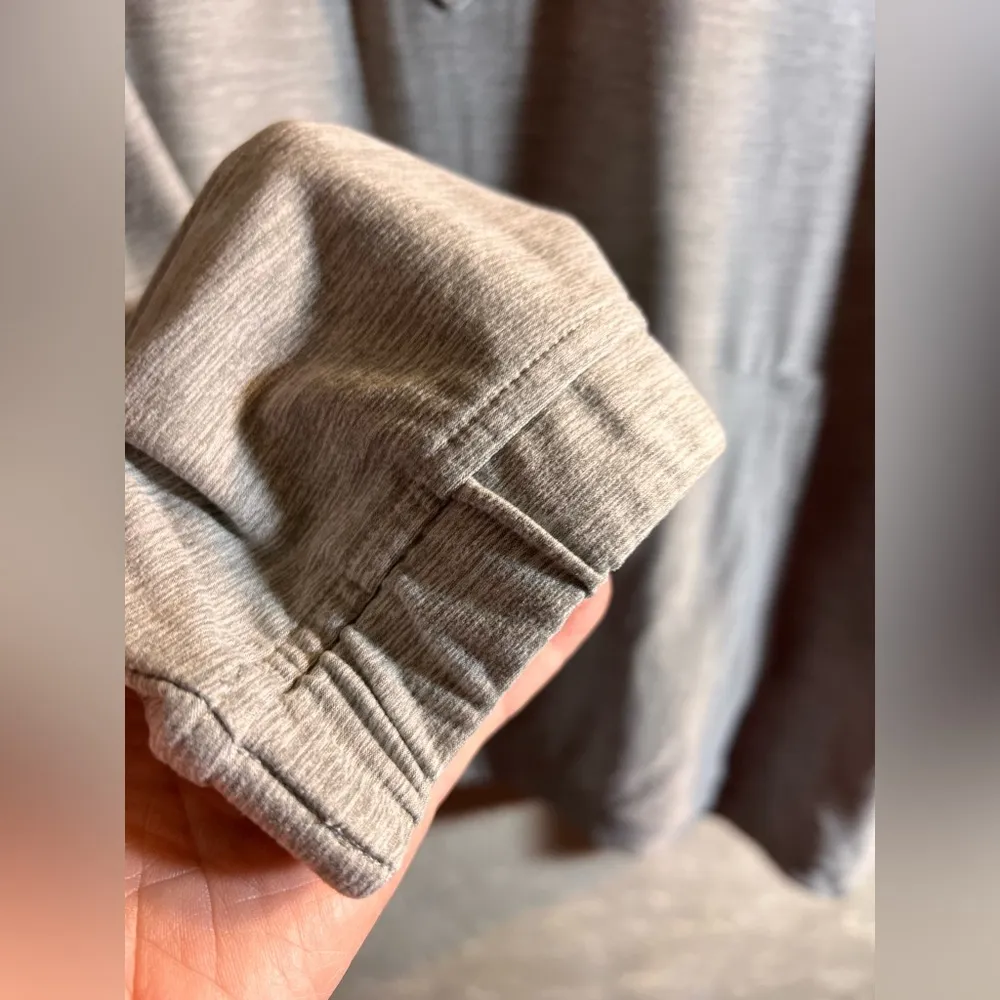 Lands' End Gray Long Sleeve Tee NWOT
Lightweight quarter zip kangaroo pocket Size 2X - Image 7