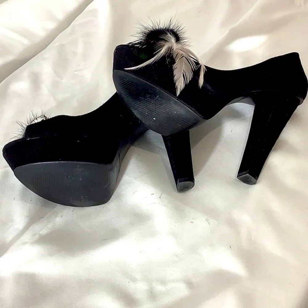 Red Carpet Black Suede Pump, Mink, Peacock Feathers & Jewels EUC - Image 7