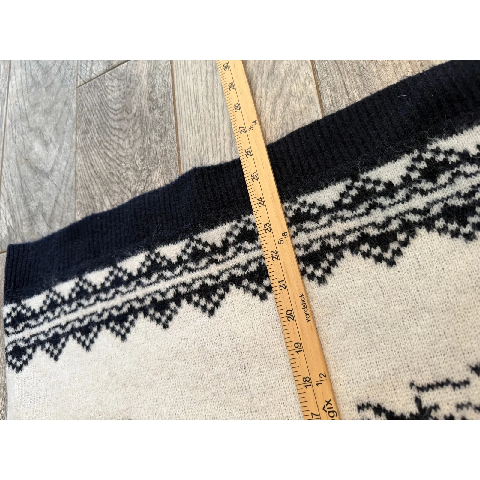 Cupcakes and Cashmere Plus size 2X Hoodie Sweater Holiday Winter Moon Pullover - Image 8