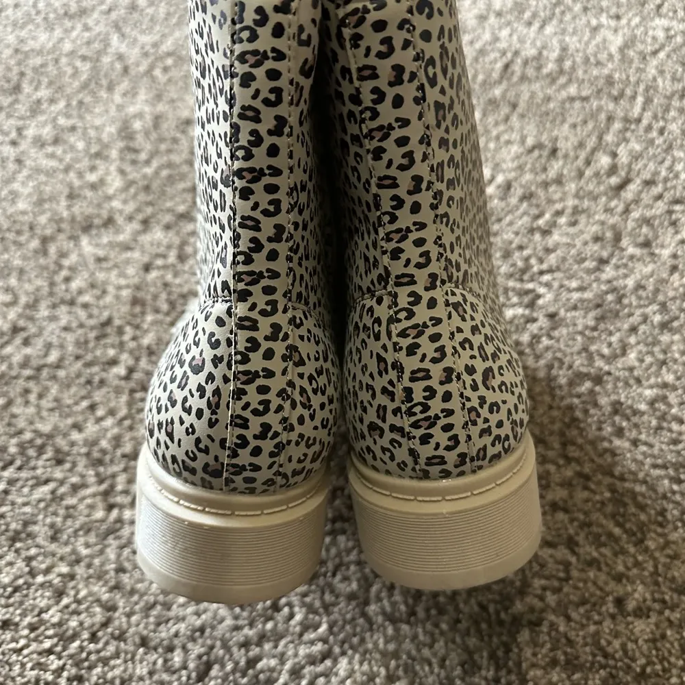 Combat Boot Leopard Cheetah Animal Print Hiking Fashion Shoe Size 6 New NWOT - Image 4