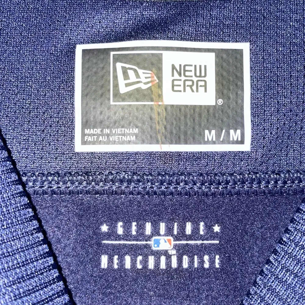 New Era Boston Red Sox 2018 World Series Champion Sweatshirt Size Medium Blue - Image 2