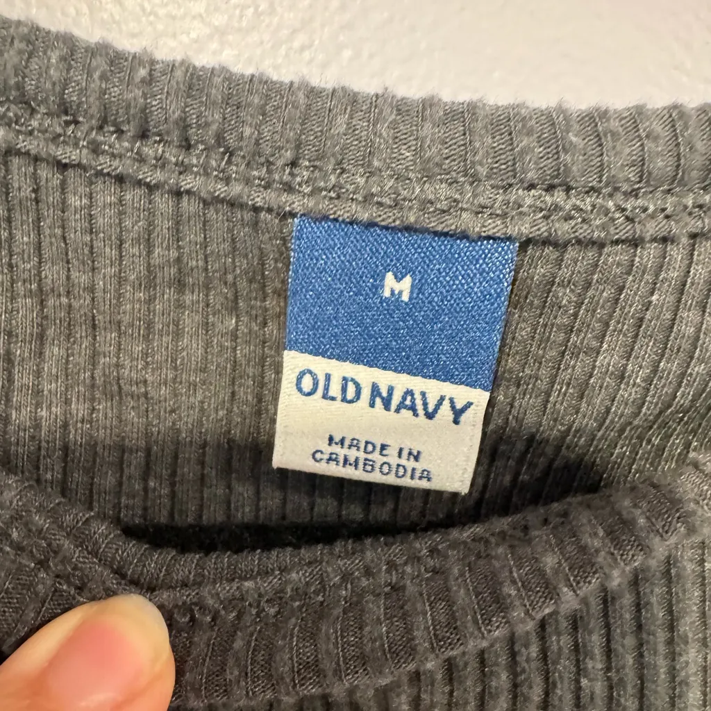Grey ribbed old navy long sleeve - Image 3