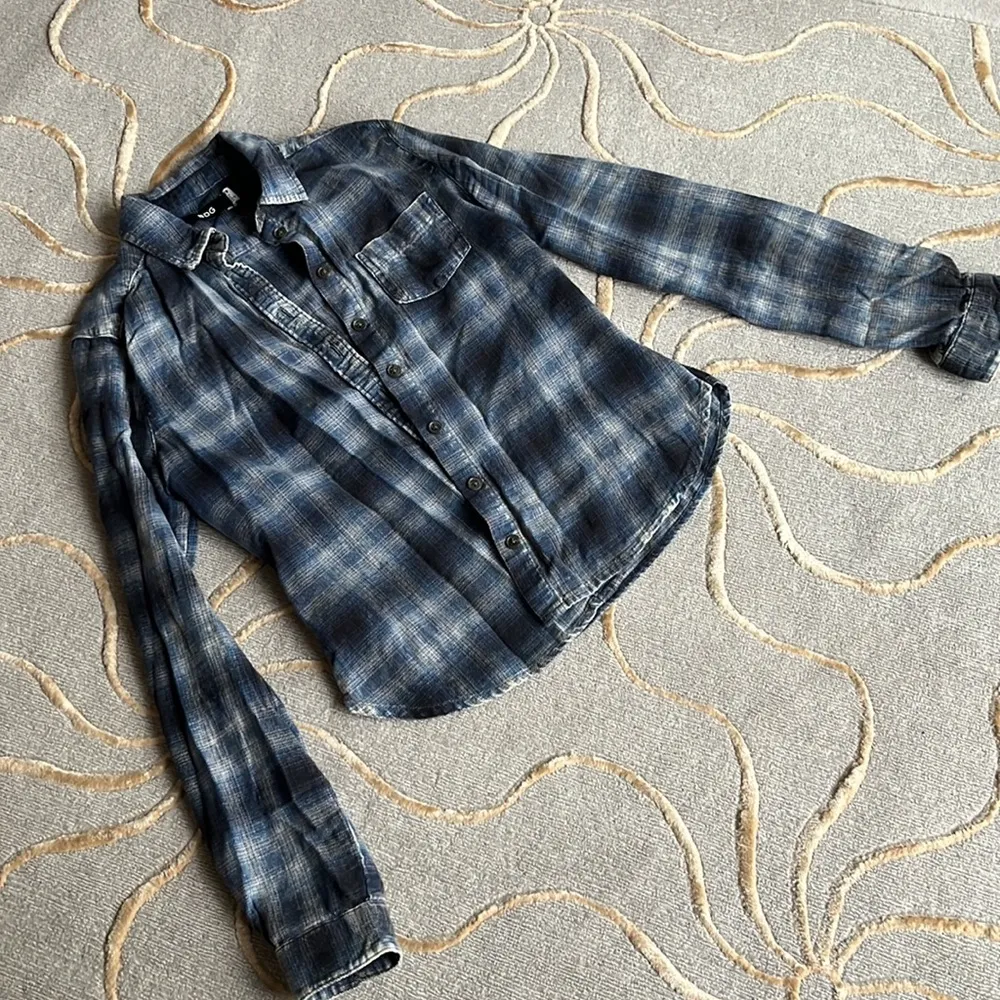 BDG | Slim Fitted Flannel Collared Shirt XS Blue Gray - Image 2