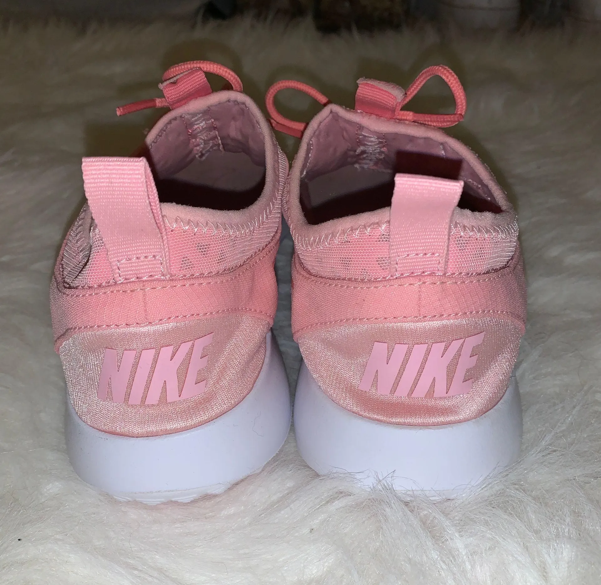 Nike Pink Running Shoes - Image 3