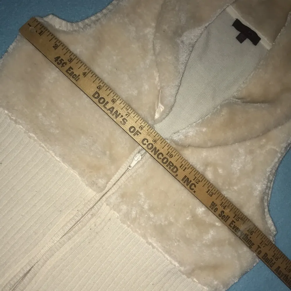 𝅺GLO jeans faux fur and knit zip up sleeveless vest cream colored Y2K size L - Image 6