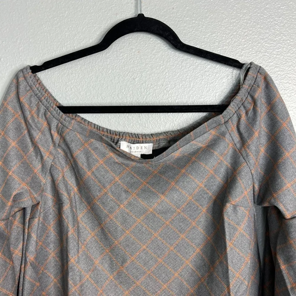 Hayden NWT  Off Shoulder Ruffle Short Sleeve Top Flowy Gray‎ Orange Medium - Image 4