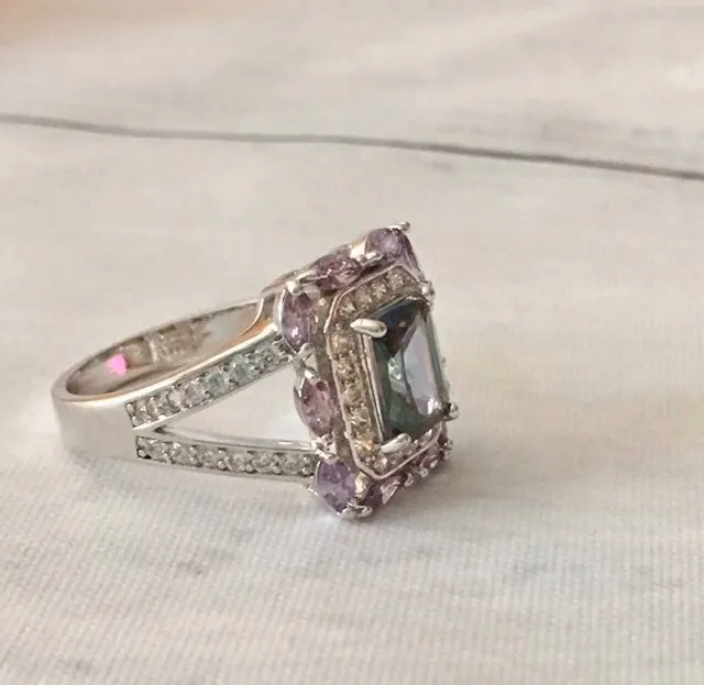 Gorgeous Ring, Size 8 Multiple - Image 4