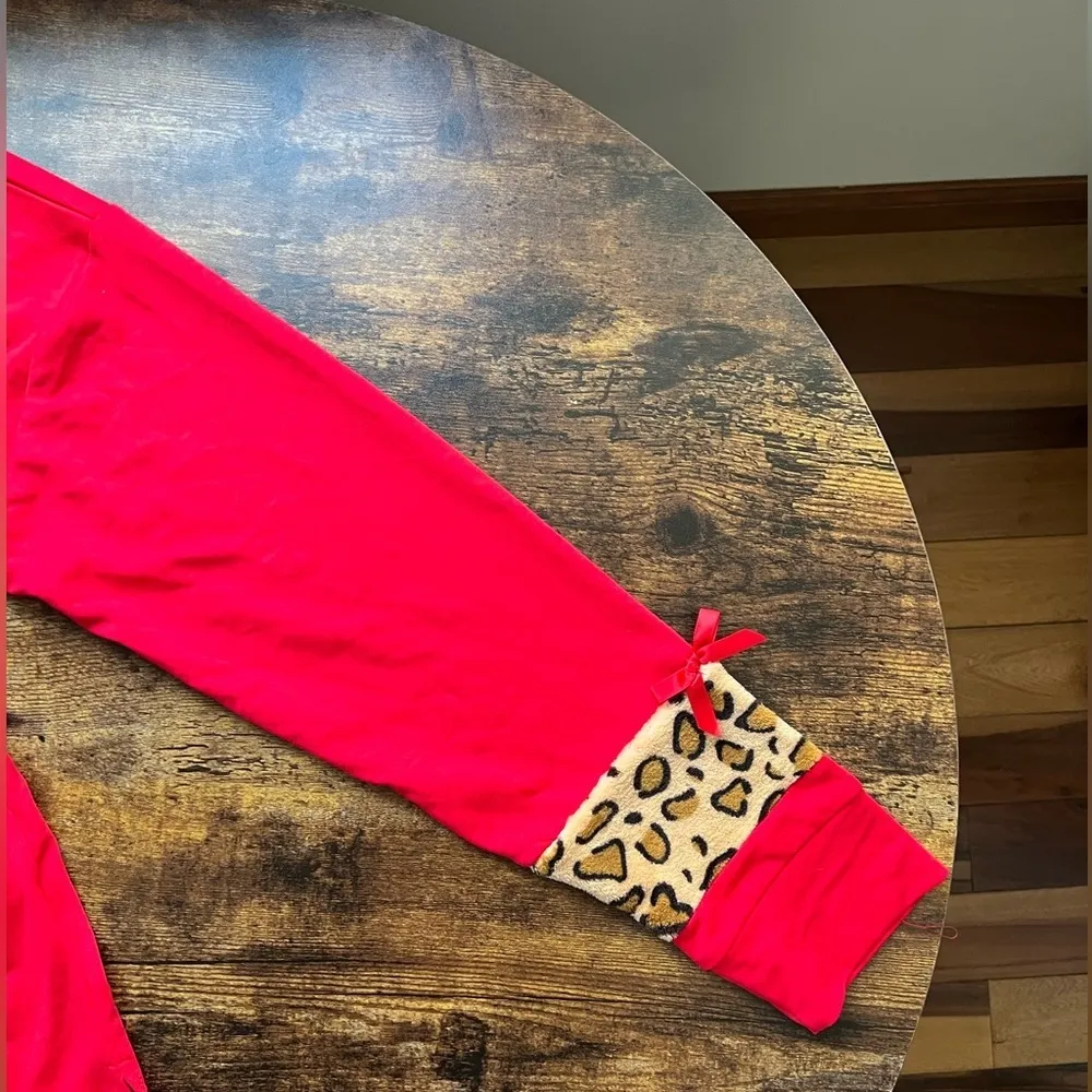 Rockin’ Around ladies holidays top. “Santa I can explain” Size: XL. - Image 8