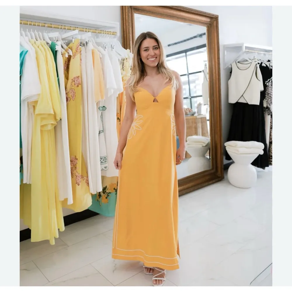 MON RENN scenic dress in mango Yellow Maxi Dress with Floral Detail NEW - Image 2