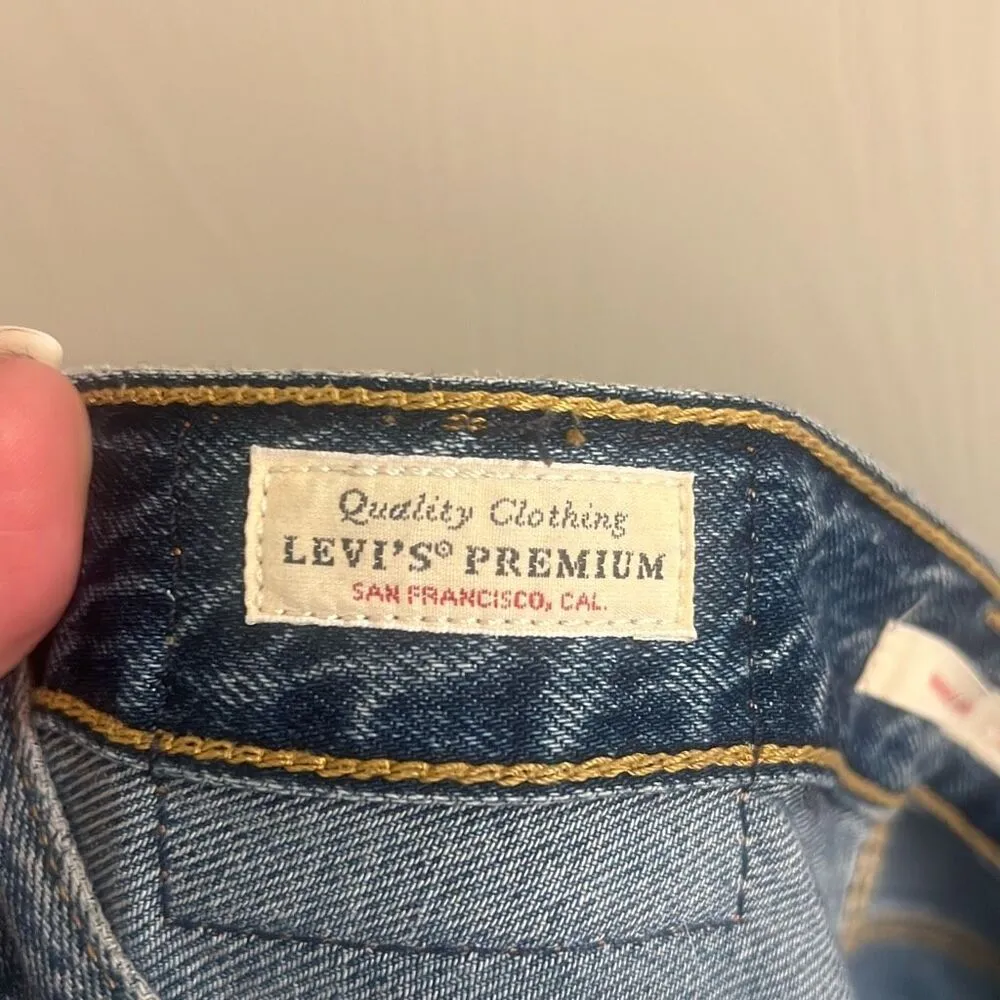 ✨Levi’s High Loose Flare Sz 27 Jean in Take Notes✨ - Image 7