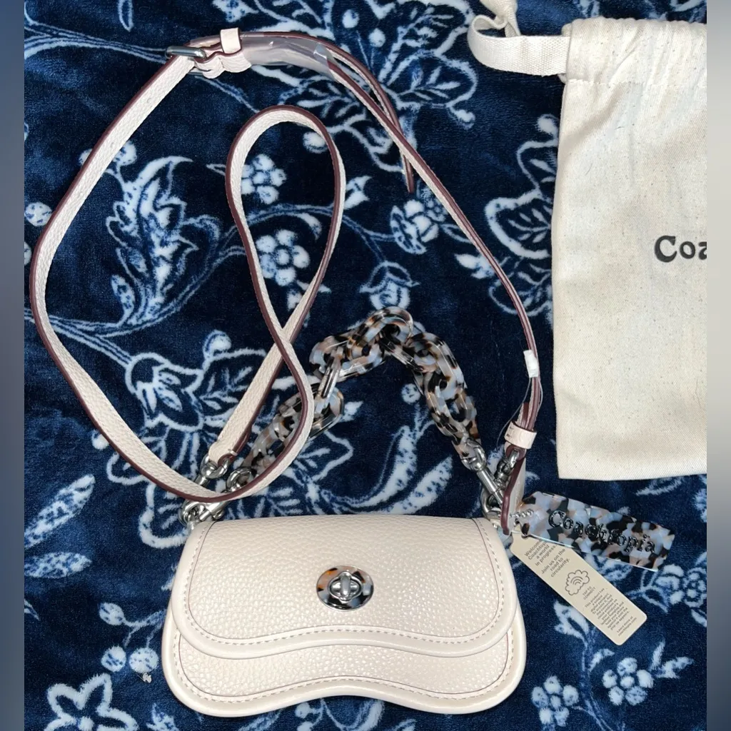 NWT! Coach Mini Wavy Dinky Bag in Coachtopia Leather, color "Cloud" - Image 6